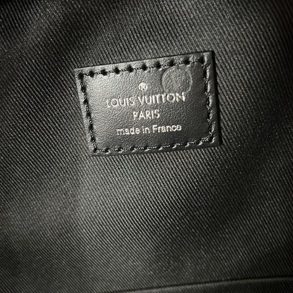 Louis Vuitton Josh backpack - Picture 4 of 8